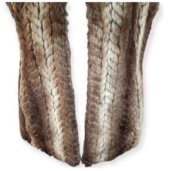 LIZ CLAIBORNE FAUX FUR VEST SZ.SP EUC. - Picture 4 of 8